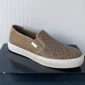 New G by GUESS Gollys3 Medium Brown Shoes SZ 9